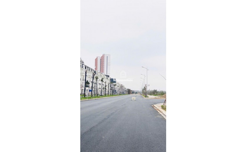 Định cư Úc cần bán LÔ GÓC shophouse Liền kề Louis City 3 Đại Mỗ, 240m, 5 tầng, 2 thoáng trước sau, vỉa hè rộng, giá 110 tỷ (có tl).